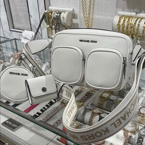 Michael Kors Jet Set Leather Medium Crossbody Bag with Case for Apple Airpods Pr